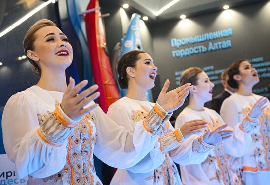 The International RUSSIA EXPO forum and exhibition. Day of the Altai Territory, Pavilion 75. Location: Russia, Moscow. Author: Kirill Zykov/Sputnik. RUSSIA EXPO. Day of the Altai Territory