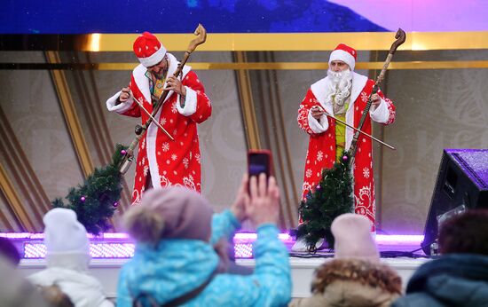 The International RUSSIA EXPO forum and exhibition. Father Frost Days. A show on the Main Stage. Location: Russia, Moscow. Author: Mikhail Voskresenskiy/Sputnik. RUSSIA EXPO. Father Frost Days - Tol Babai.