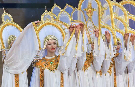 RUSSIA EXPO. Father Frost Days - Tol Babai.