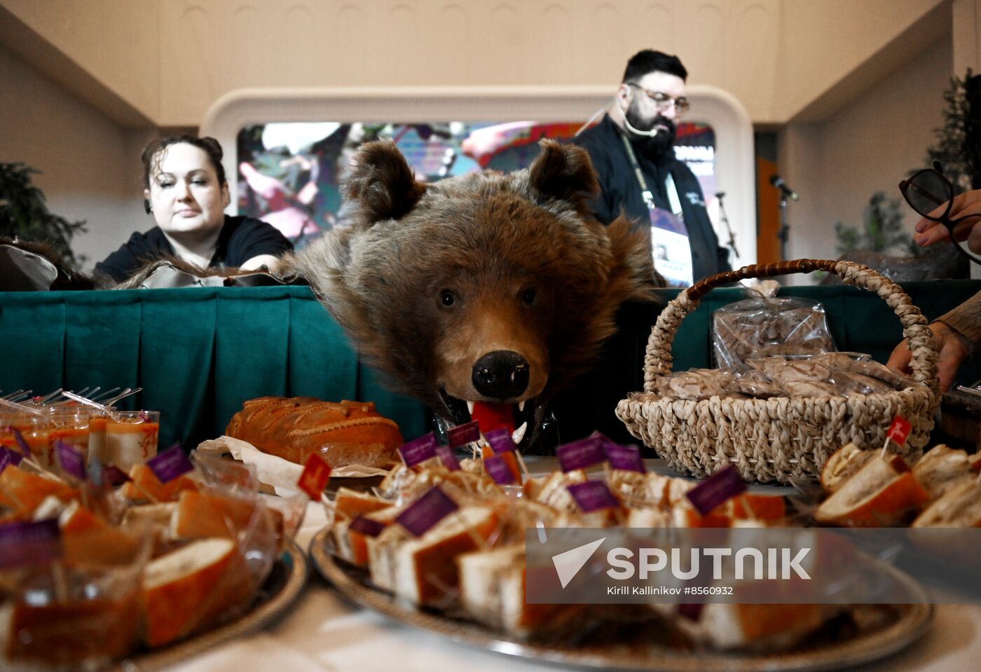 RUSSIA EXPO. In Siberia, You Eat, a festival of Siberian cuisine