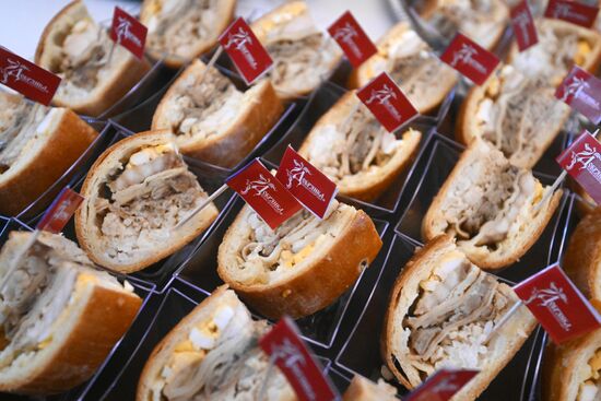 RUSSIA EXPO. In Siberia, You Eat, a festival of Siberian cuisine