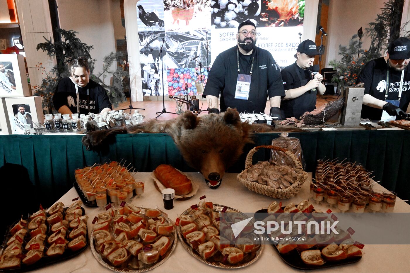 RUSSIA EXPO. In Siberia, You Eat, a festival of Siberian cuisine