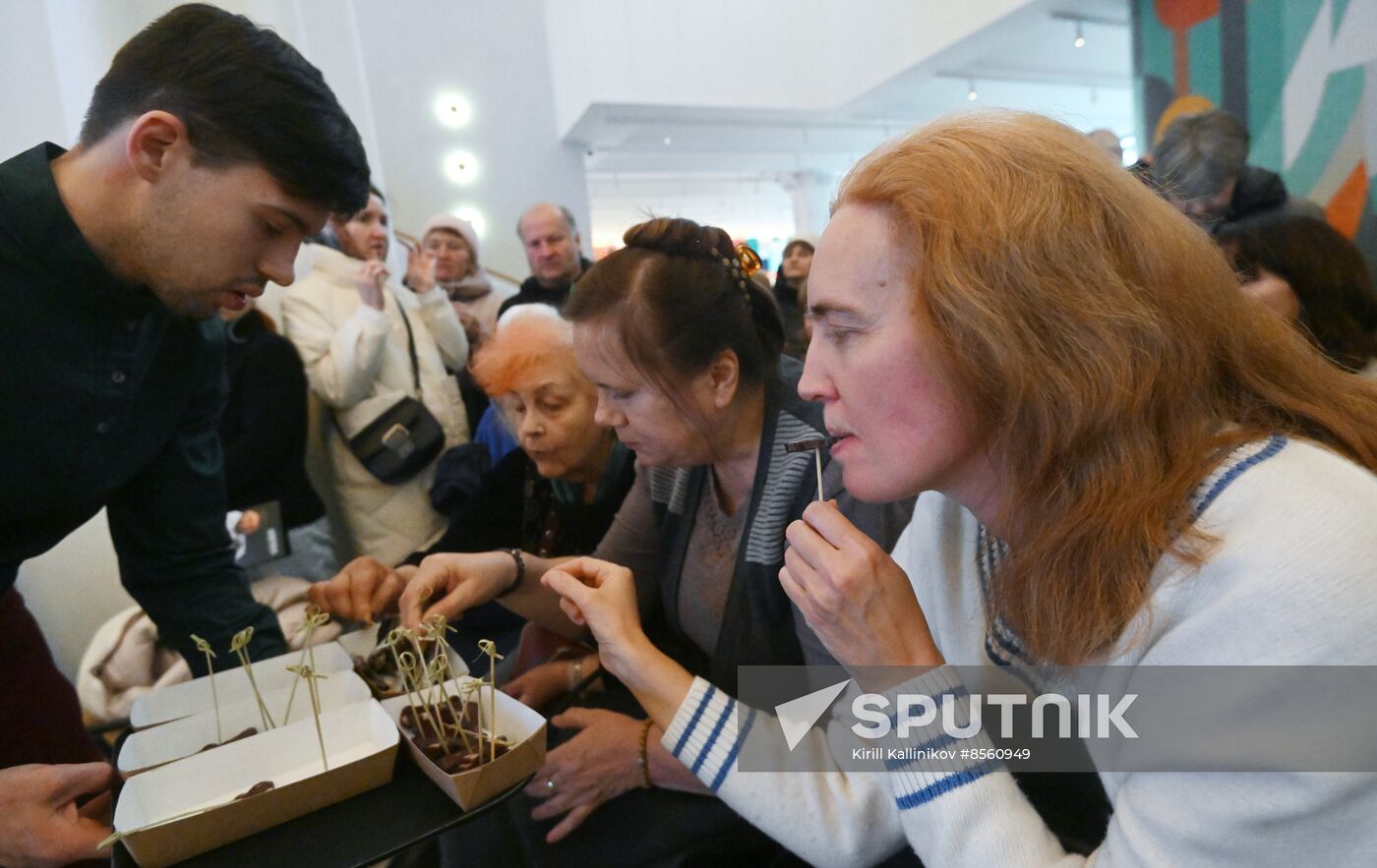 RUSSIA EXPO. In Siberia, You Eat, a festival of Siberian cuisine