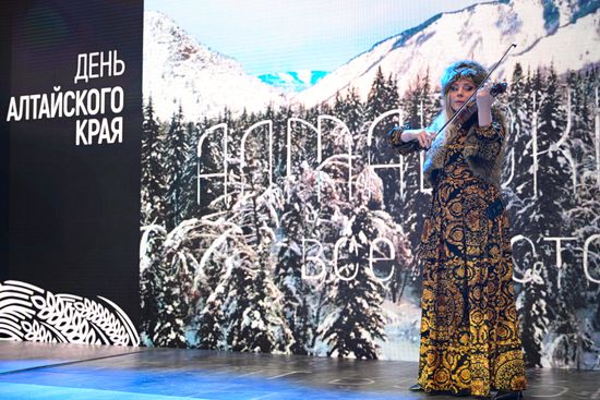 The International RUSSIA EXPO forum and exhibition. Day of the Altai Territory. Presentation of the Altai Territory's tourism potential at Pavilion 75. Location: Russia, Moscow. Author: Ramil Sitdikov/Sputnik. RUSSIA EXPO. Day of the Altai Territory