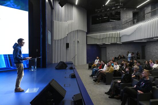 RUSSIA EXPO. Industrial Tourism, a science lecture course