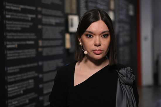 The International RUSSIA EXPO forum and exhibition. Media scrum at Pavilion 58 (The Slovo Museum of Slavic Literature). Pictured: Poetess Anna Revyakina, member of the Russian Writers' Union the Writers' Union of the Donetsk People's Republic. Location: Russia, Moscow. Author: Ramil Sitdikov/Sputnik. RUSSIA EXPO. Concert: The Real Ones