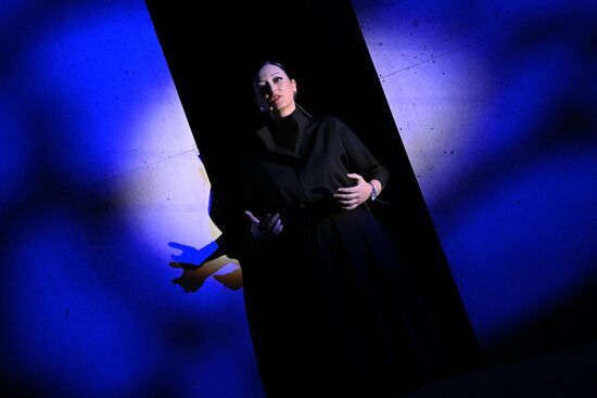 The International RUSSIA EXPO forum and exhibition. Pavilion 58 (The Slovo Museum of Slavic Literature). Pictured: Poetess Inna Teplova. Location: Russia, Moscow. Author: Ramil Sitdikov/Sputnik. RUSSIA EXPO. Concert: The Real Ones