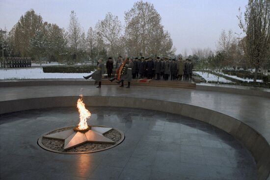 African delegation visits USSR