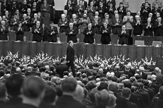 Meeting to mark USSR's 50th anniversary