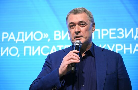 RUSSIA EXPO. Meeting with Russian journalism legend Yury Kostin