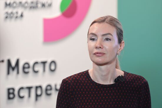 RUSSIA EXPO. 100 Days to World Youth Forum