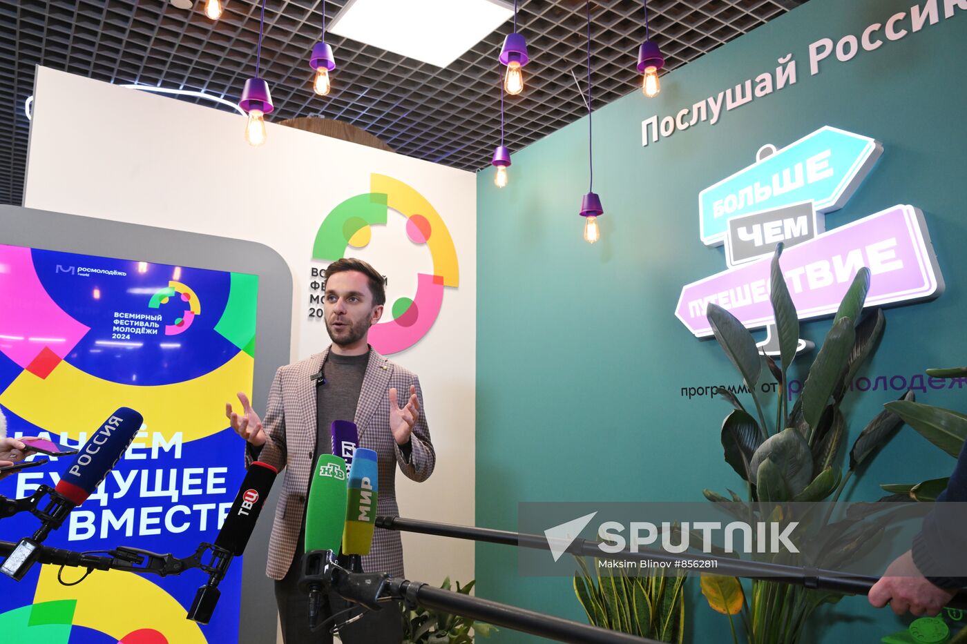 RUSSIA EXPO. 100 Days to World Youth Forum