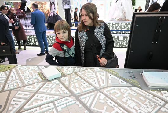 The RUSSIA EXPO International Forum and Exhibition. The stand of the Chelyabinsk Region. Location: Russia, Moscow. Author: Ilya Pitalev/Sputnik. International RUSSIA EXPO forum and exhibition