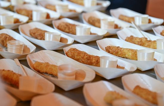The International RUSSIA EXPO Forum and Exhibition. The Tastes of Yamal gastronomic show. Cooking pike in batter. Location: Russia, Moscow. Author: Ekaterina Chesnokova/Sputnik. RUSSIA EXPO. Yamal-Nenets Autonomous Area Day