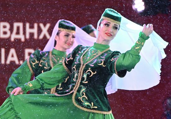 The International RUSSIA EXPO forum and exhibition. The Multiethnic Yamal concert. Location: Russia, Moscow. Author: Kristina Kormilitsyna/Sputnik. RUSSIA EXPO. Yamal-Nenets Autonomous Area Day