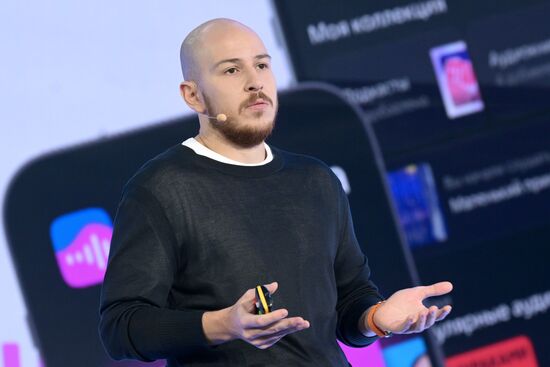 The International RUSSIA EXPO forum and exhibition. Pavilion No. 57 House of Knowledge. Where Technologies Meet. VK Day. VK Strategic Partnership Director Dmitry Uvarov. Location: Russia, Moscow. Author: Alexey Nikolskiy/Sputnik. RUSSIA EXPO. Where Technologies Meet. VK-day