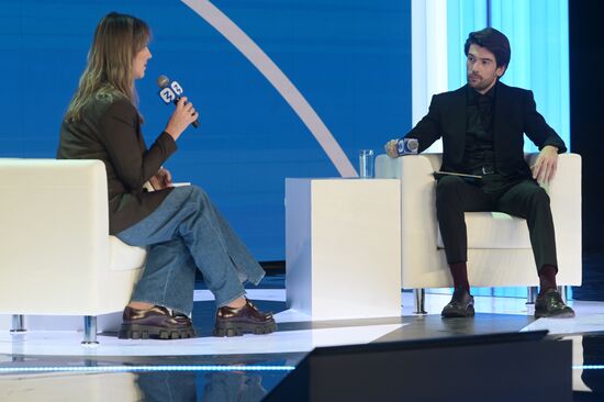 The International RUSSIA EXPO Pavilion 57 House of Knowledge. Where Technologies Meet: VK-day. Anna Stepanova, Deputy Vice-President for VK Educational Projects, Anton Lavrentiev, actor, singer, TV and radio presenter. Location: Russia, Moscow. Author: Alexey Nikolskiy/Sputnik. RUSSIA EXPO. Where Technologies Meet. VK-day