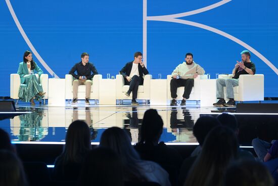 The International RUSSIA EXPO Pavilion 57 House of Knowledge. Where Technologies Meet: VK-day, from left: Maria Vorobyova, Director, VK communities Relations Department, Sergei Tomilov, Content Director, Odnoklassniki social network, VK Maxim Iksanov, CEO, News Media holding, Timur Takhautdinov, Director of Development, Digital 42 agency, Artemiy Lebedev, designer, VKontakte Design Director. Location: Russia, Moscow. Author: Alexey Nikolskiy/Sputnik. RUSSIA EXPO. Where Technologies Meet. VK-day