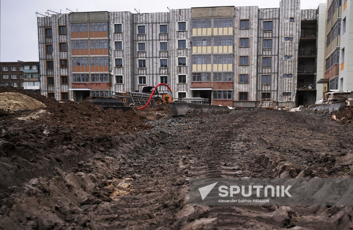 Russia DPR Construction