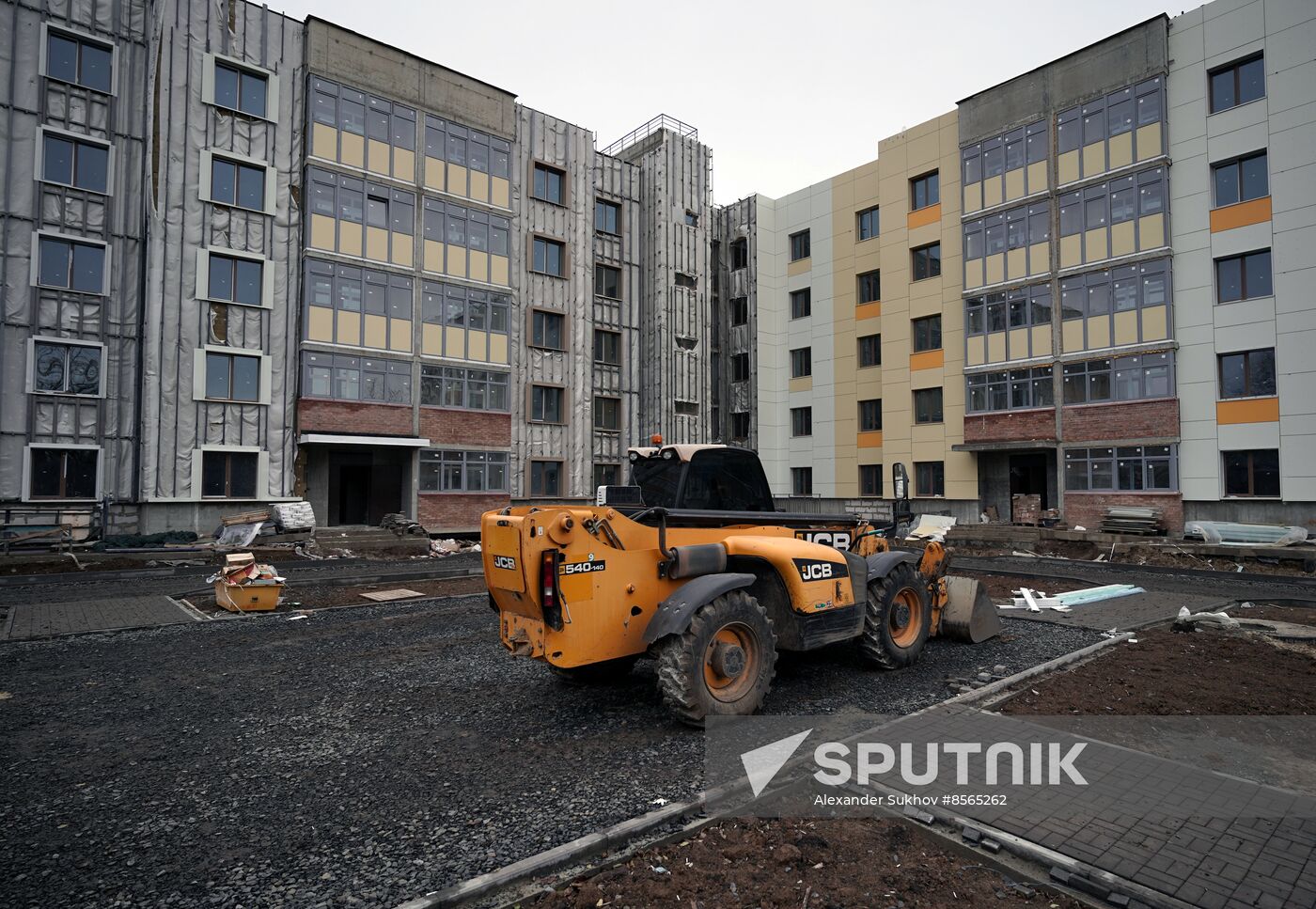 Russia DPR Construction