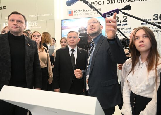 The International RUSSIA EXPO forum and exhibition. The ceremony to open Building the Future, an exhibition by the Russian Ministry of Construction, Housing and Utilities, at Pavilion 15. Center: Irek Faizullin, Minister of Construction, Housing and Utilities. Location: Russia, Moscow. Author: Ilya Pitalev/Sputnik. RUSSIA EXPO. Ceremony to open exhibition by Russian Ministry of Construction