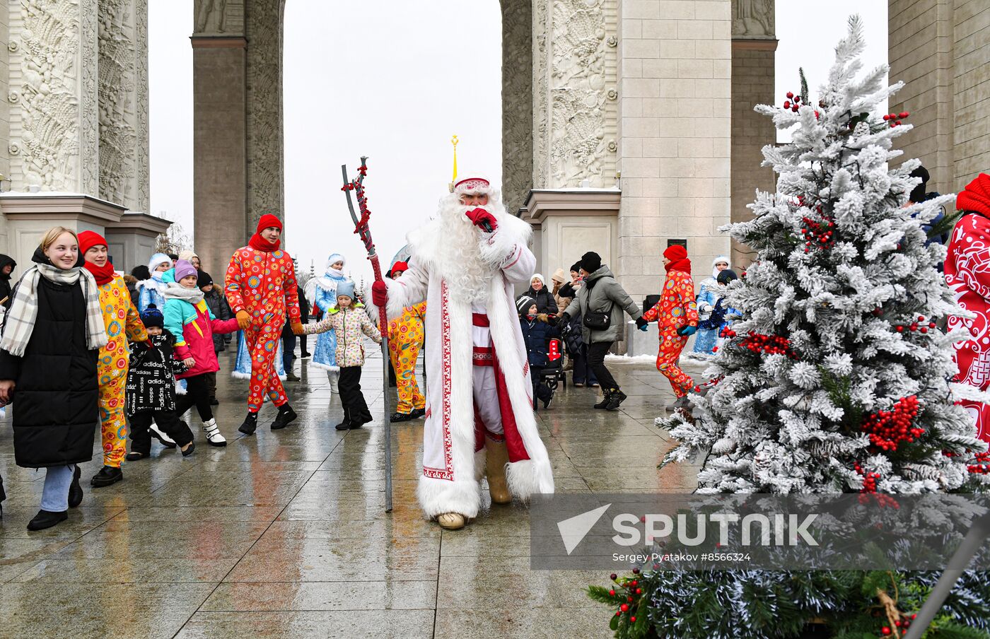RUSSIA EXPO. Days of Father Frost of Russian peoples: Yakshamo Atya