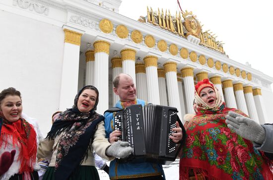 RUSSIA EXPO. Days of Father Frost of Russian peoples: Yakshamo Atya