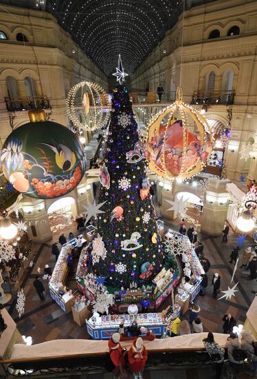 Russia New Year Season Preparations