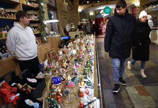 Russia New Year Season Preparations