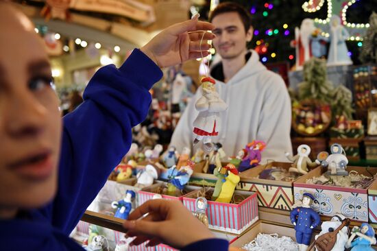 Russia New Year Season Preparations