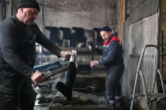 Russia Valenki Felt Boots Manufacturing