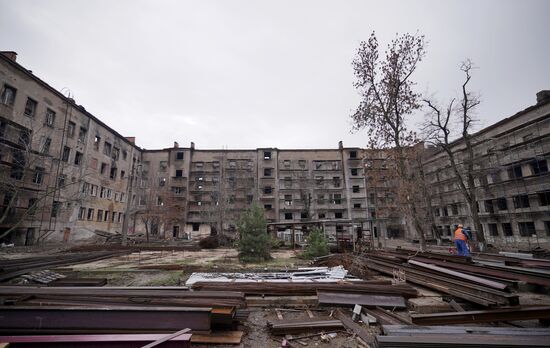 Russia DPR Construction
