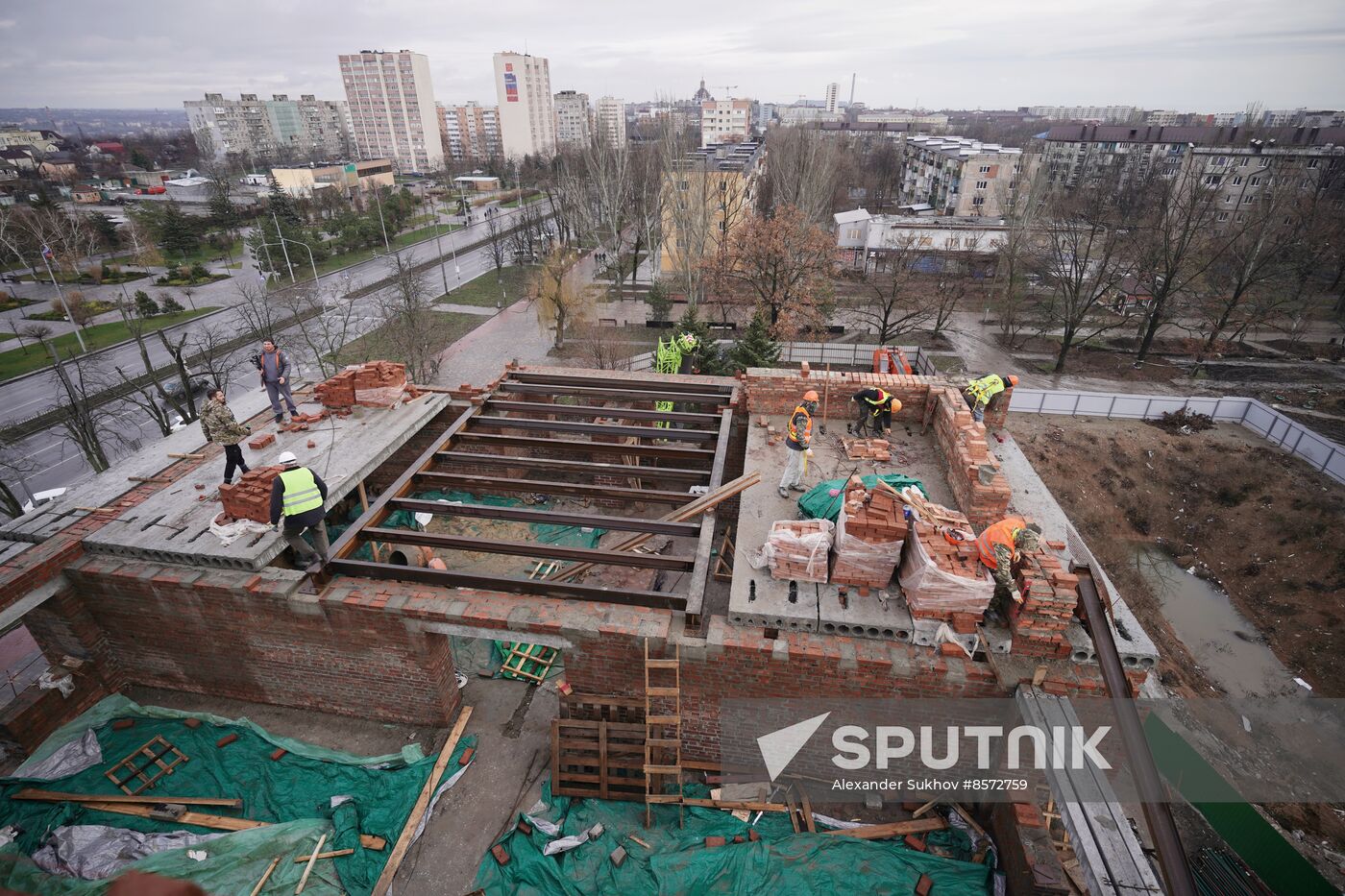 Russia DPR Construction