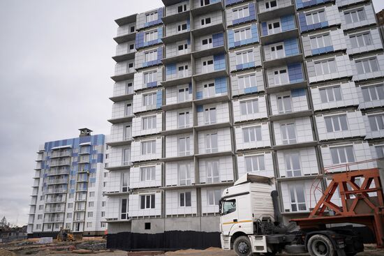 Russia DPR Construction
