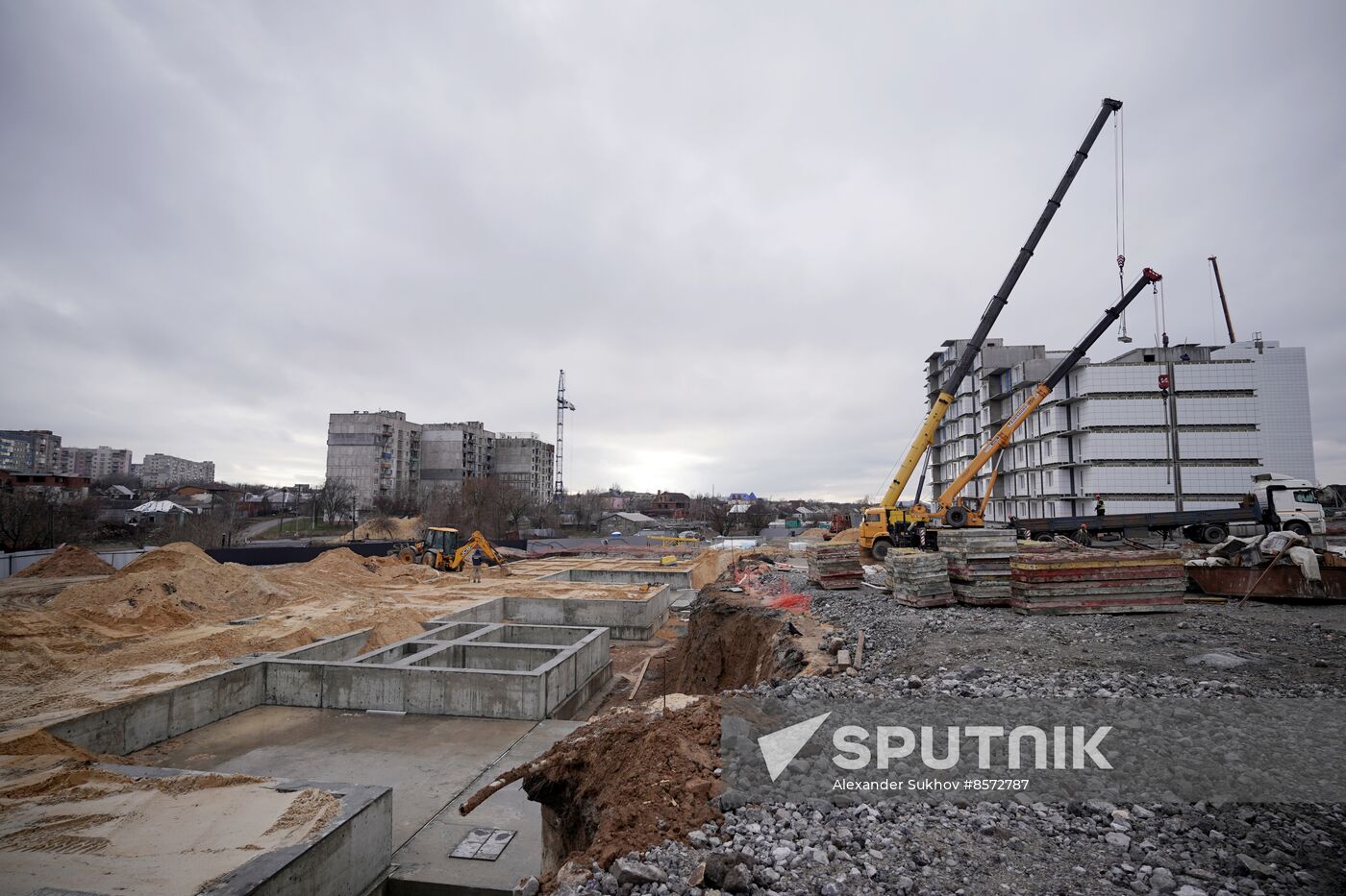 Russia DPR Construction