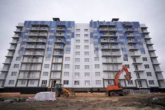 Russia DPR Construction