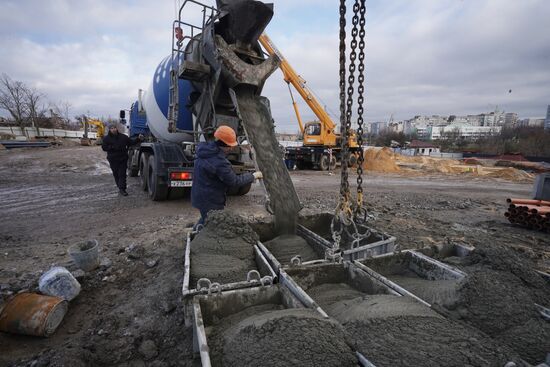 Russia DPR Construction