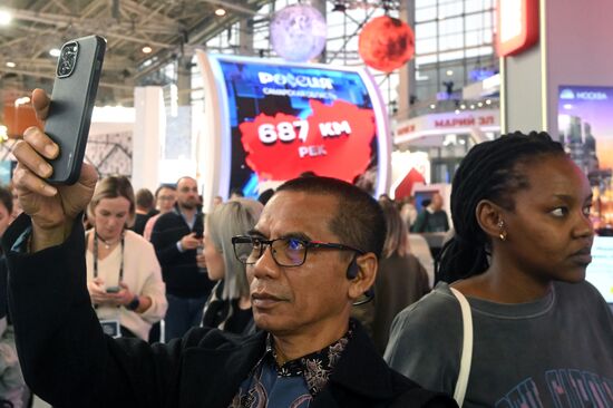 RUSSIA EXPO. Tour for BRICS+ Fashion Summit participants