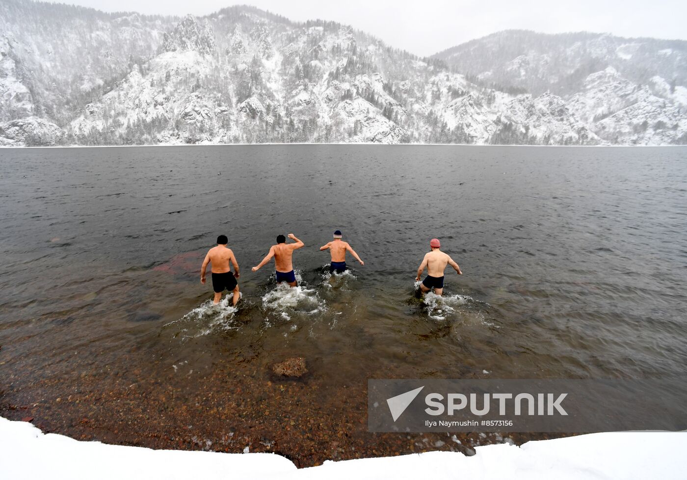 Russia Winter Swimming