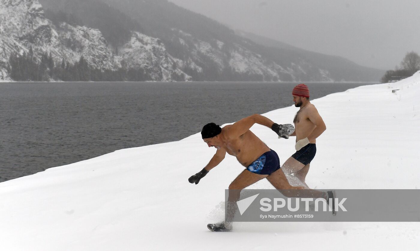 Russia Winter Swimming