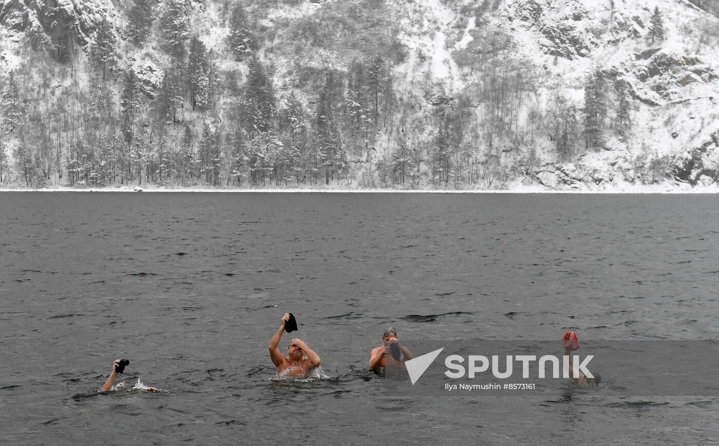 Russia Winter Swimming