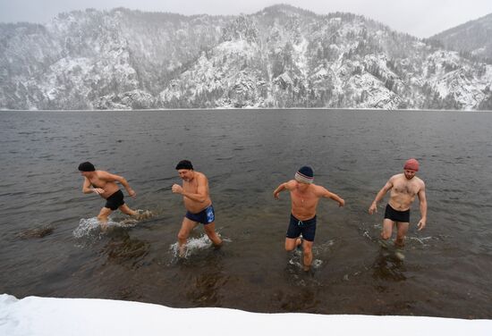 Russia Winter Swimming