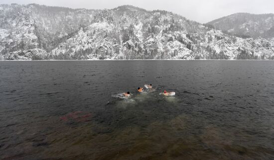 Russia Winter Swimming
