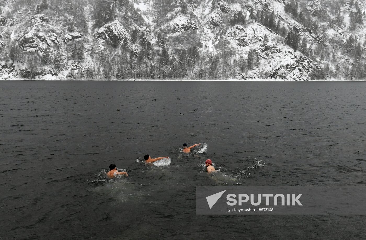 Russia Winter Swimming