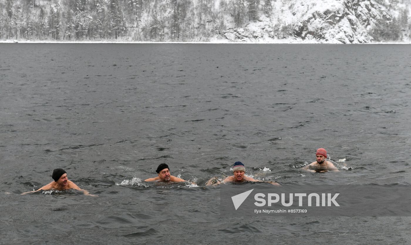 Russia Winter Swimming