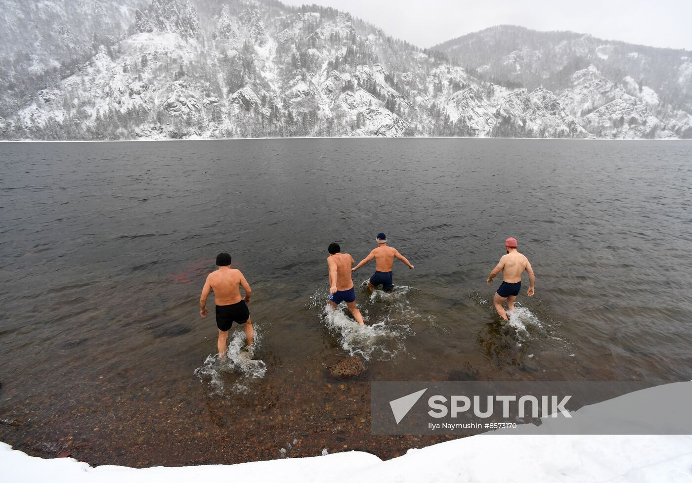 Russia Winter Swimming