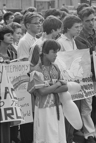 Soviet and American peace activists at anti-nuclear demonstration