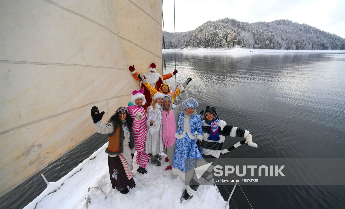 Russia New Year Preparations