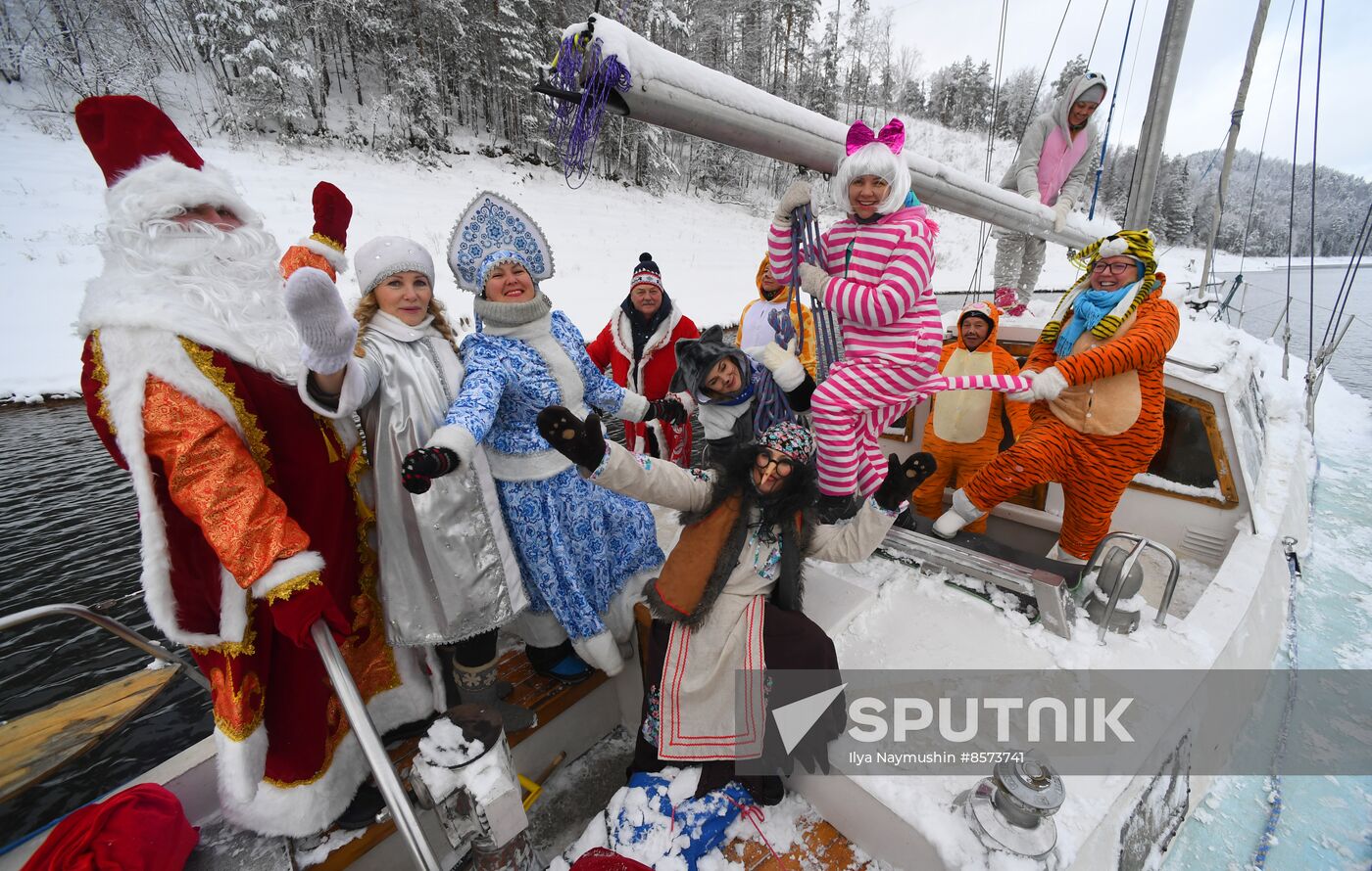 Russia New Year Preparations