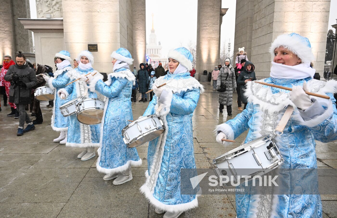 RUSSIA EXPO. Snow Maiden parade